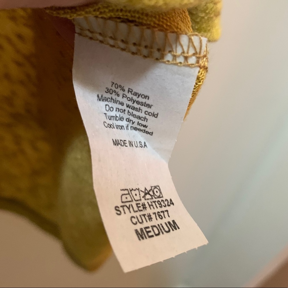 Hopely mustard yellow tank side slits medium NWT - Picture 6 of 7